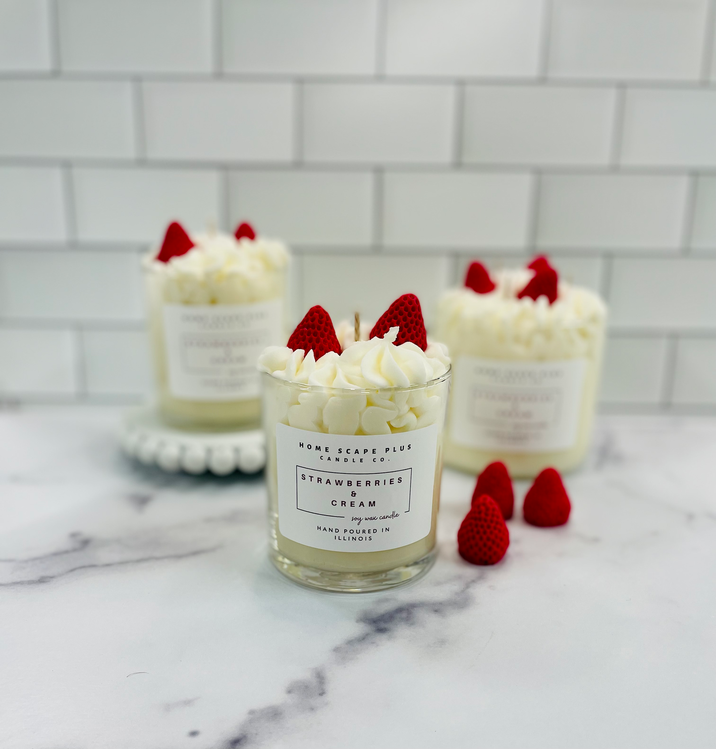 Soy Wax Candle/Strawberries & Cream 11oz: 11oz