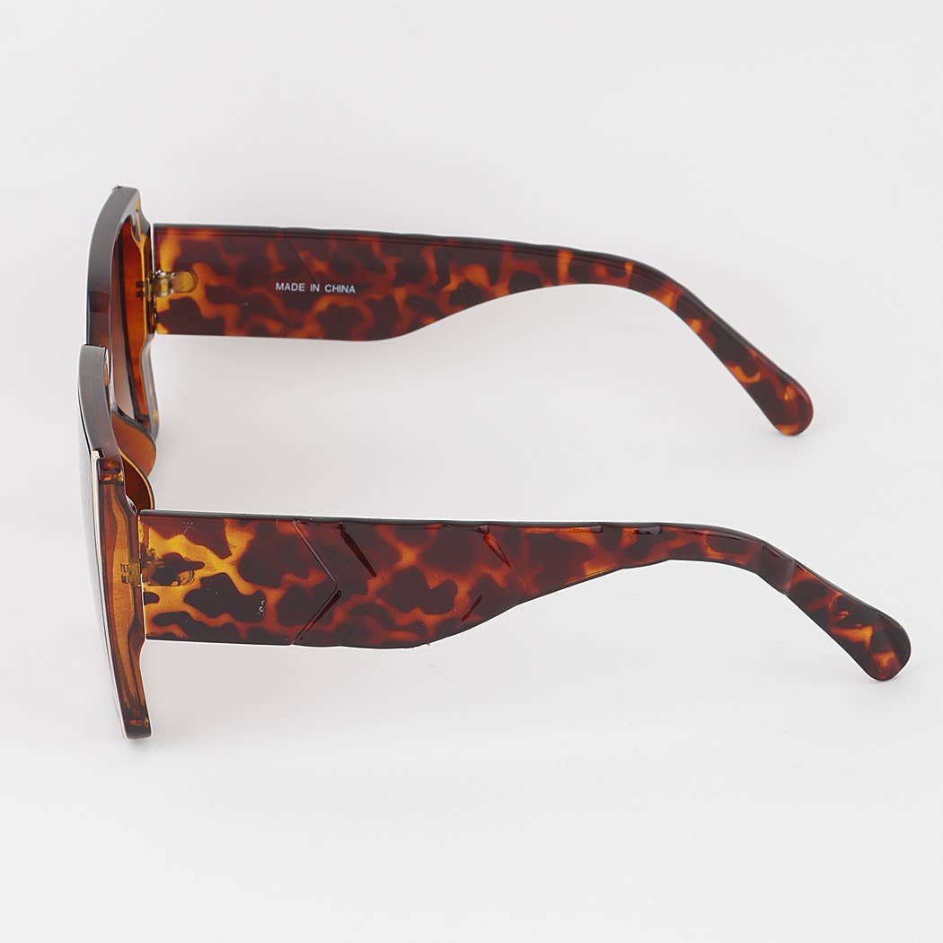 Modern Stripe Box Sunglasses: Mix Color
